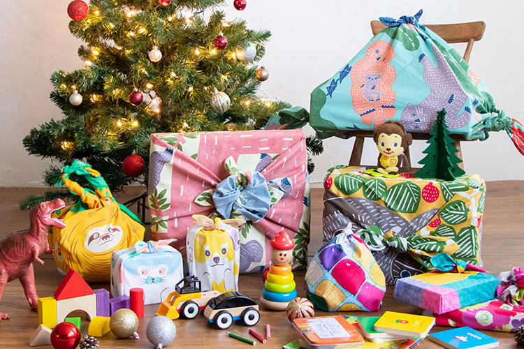 クリスマスギフトをラッピング