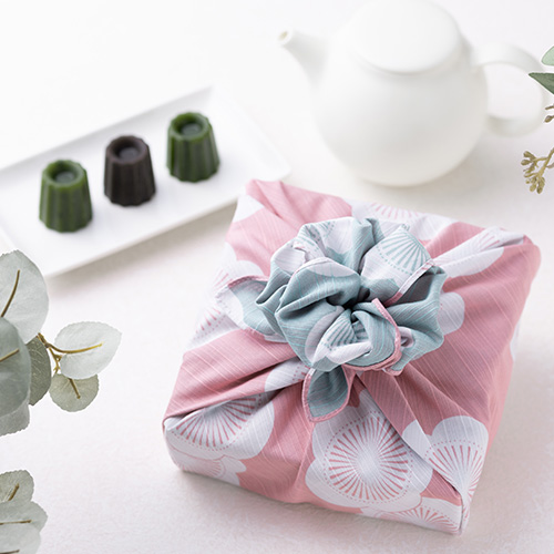 48 伊砂文様 両面 梅 ベビーピンク/ミント