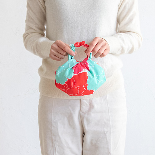 Sサイズの風呂敷のおでかけバッグ