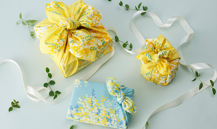 お菓子をふろしきラッピング