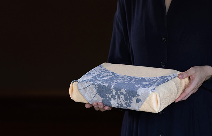 月に草花 ワカバ