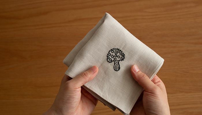 ミナ ペルホネン リネン刺繍