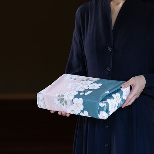 70 光悦ちりめん友禅 桜 グリーン | ふろしき むす美 オンライン