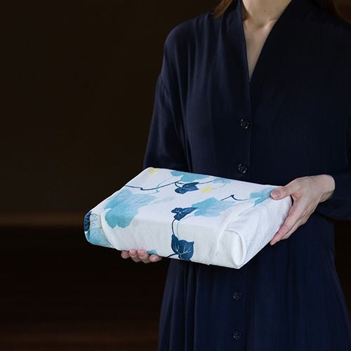 70 光悦ちりめん友禅 蔦にひょうたん ウスキ | ふろしき むす美 オンライン